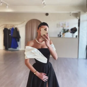 ⁦فستان لون اسود⁩ - الصورة ⁦4⁩