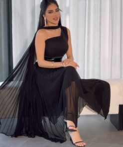 فستان أسود ناعم