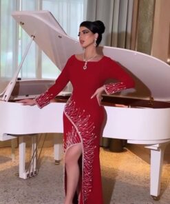 فساتين سهرة بتطريز راقي