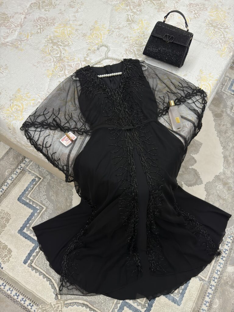 ⁦فستان سهرة أسود فخم وانيق⁩ - الصورة ⁦2⁩