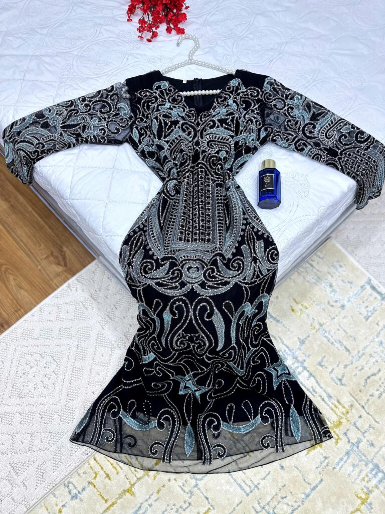 ⁦فستان سهرة تتطريز كمبيوتر⁩ - الصورة ⁦4⁩