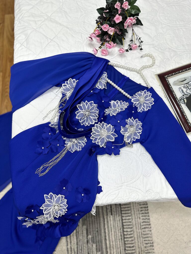 ⁦فستان سهرة لون ازرق⁩ - الصورة ⁦2⁩