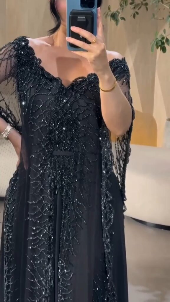 ⁦فستان سهرة أسود فخم وانيق⁩ - الصورة ⁦5⁩