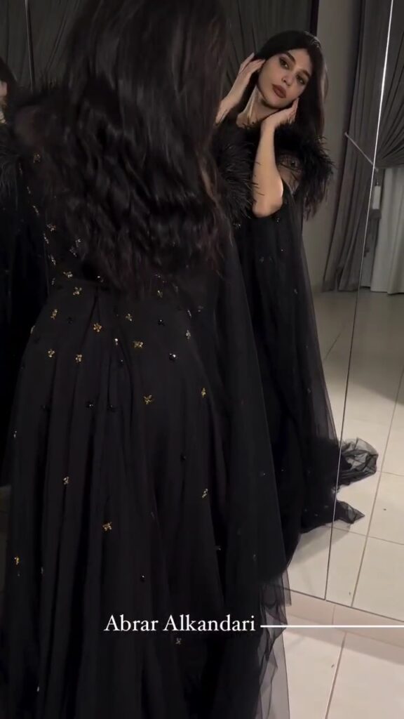 ⁦فستان أسود فخم وانيق⁩ - الصورة ⁦4⁩