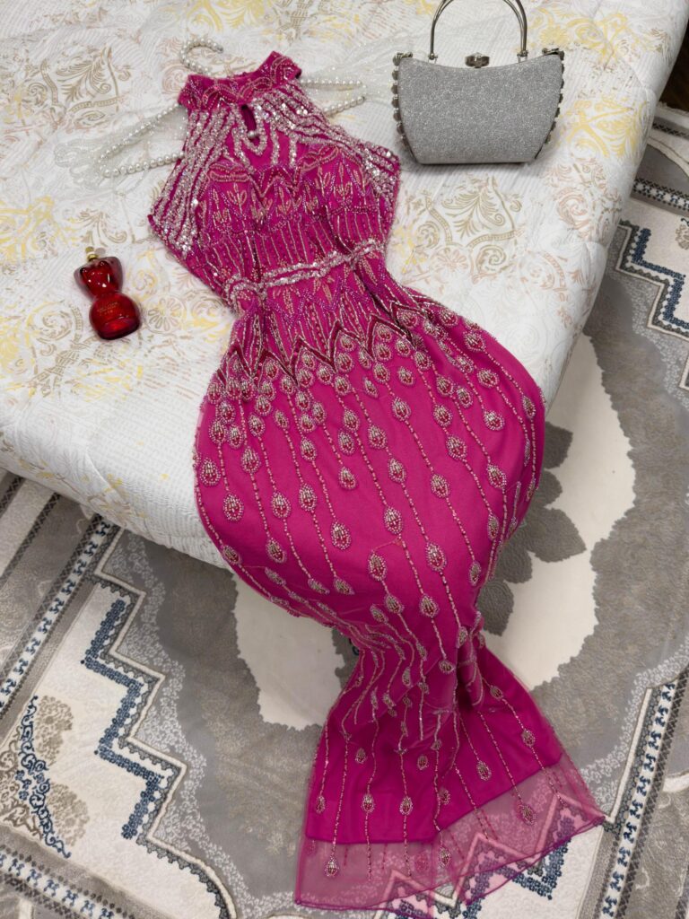⁦فستان سهرة لون فوشيا⁩ - الصورة ⁦3⁩