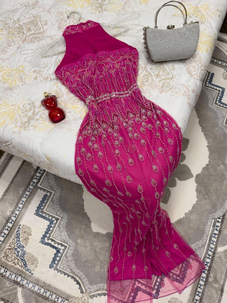 ⁦فستان سهرة لون فوشيا⁩ - الصورة ⁦4⁩