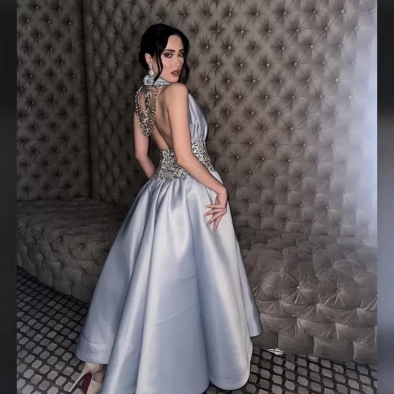 ⁦فستان سهرة لون رصاصي⁩ - الصورة ⁦2⁩