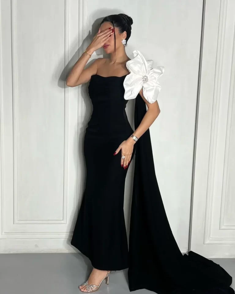 ⁦فستان سهرة أسود⁩ - الصورة ⁦2⁩