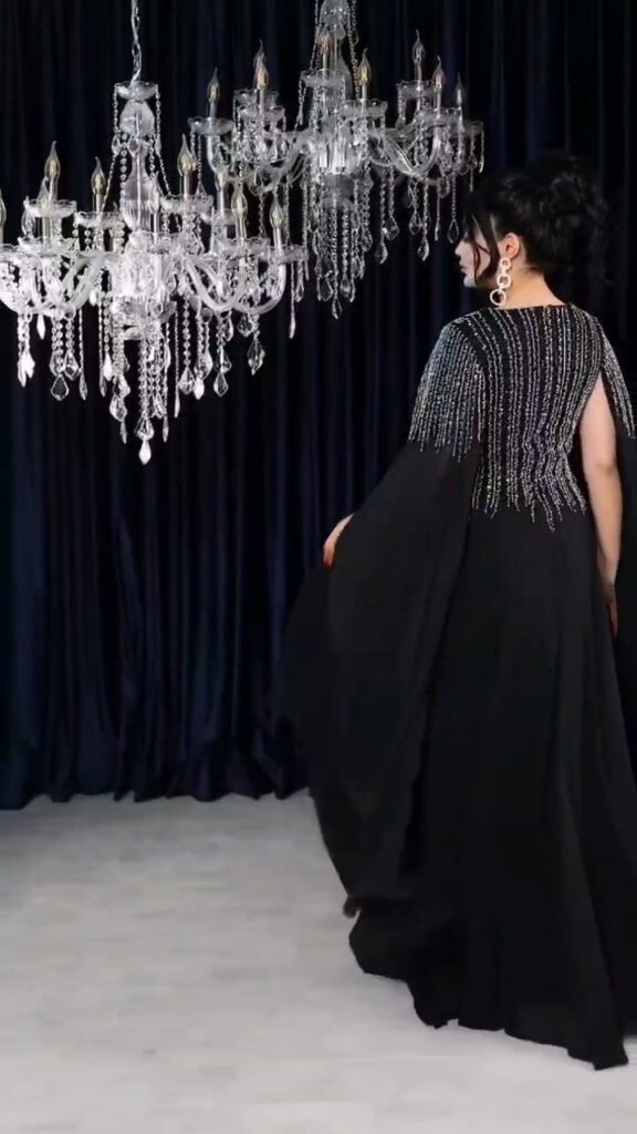 ⁦فستان سهرة لون اسود⁩ - الصورة ⁦3⁩