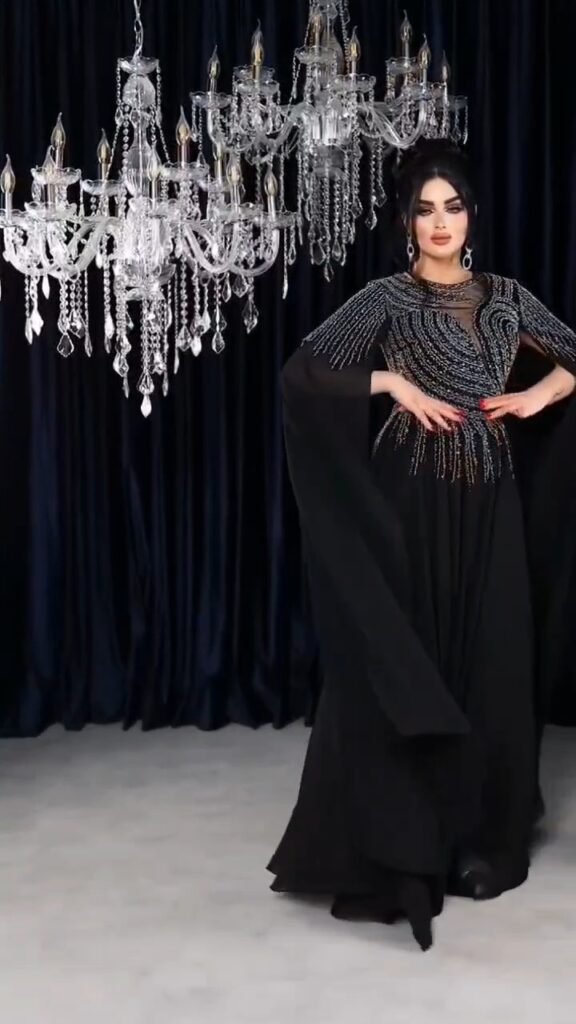 ⁦فستان سهرة لون اسود⁩ - الصورة ⁦2⁩