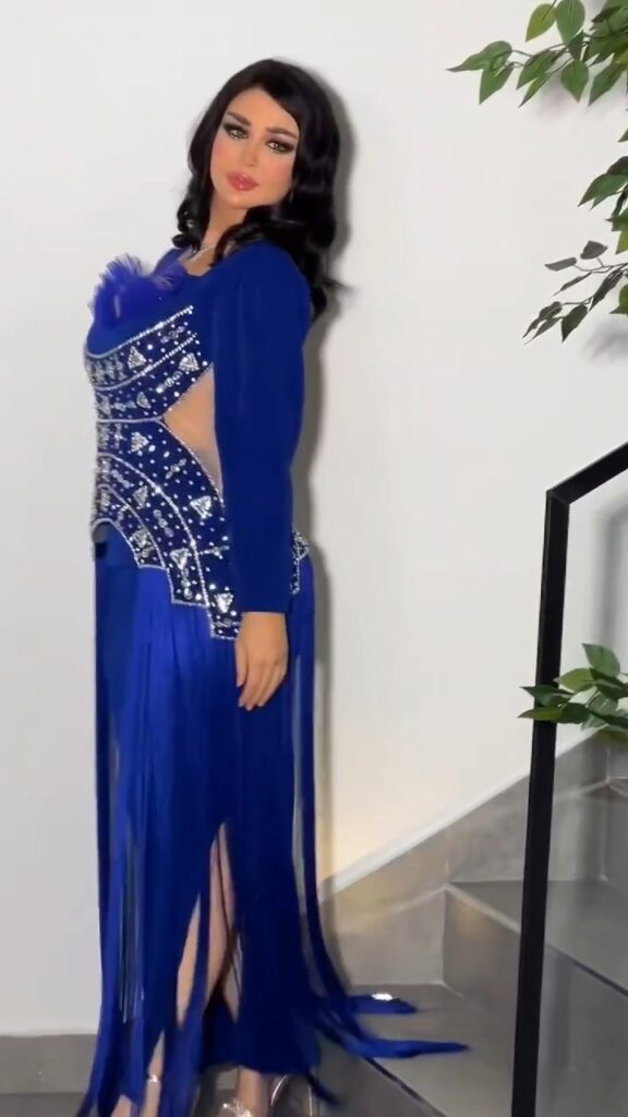 ⁦فستان سهرة كريب⁩ - الصورة ⁦4⁩
