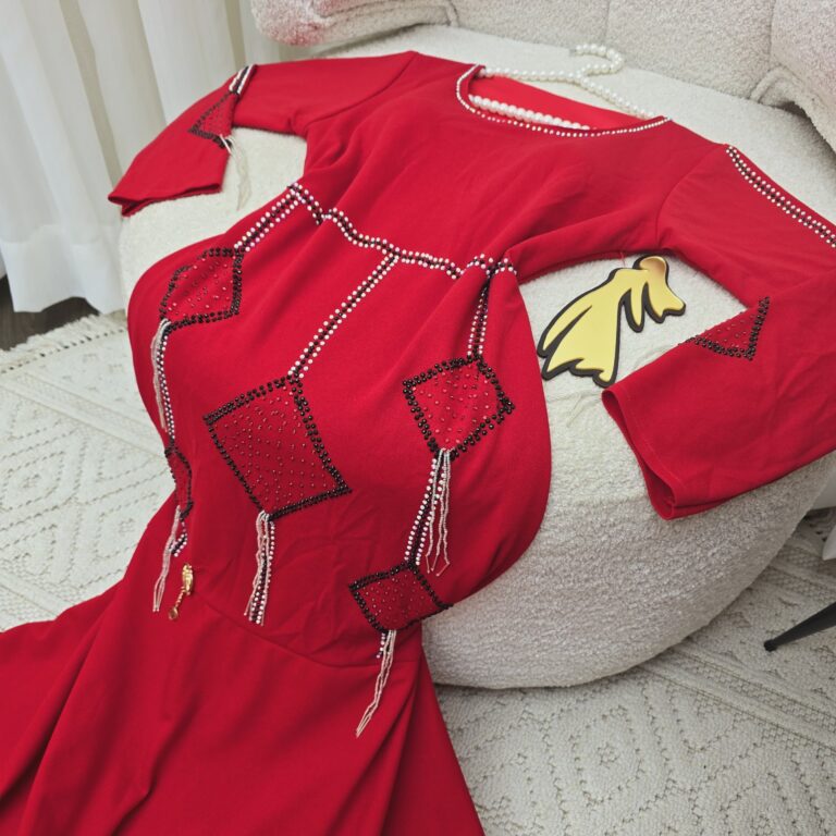 فساتين فخمة