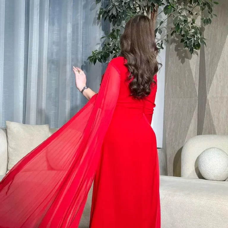 ⁦فستان سهرة لون احمر⁩ - الصورة ⁦3⁩
