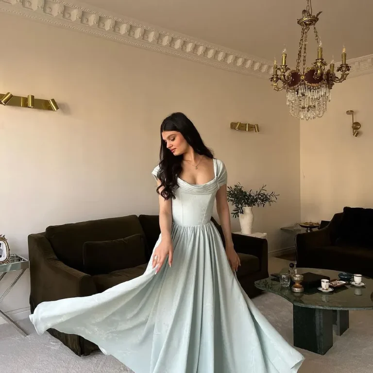 فستان سهرة لون تيفاني