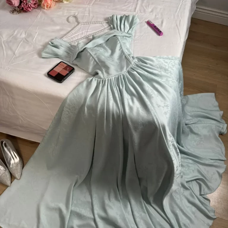 ⁦فستان سهرة لون تيفاني⁩ - الصورة ⁦3⁩