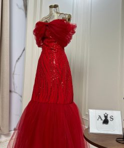 فساتين حمراء طويلة