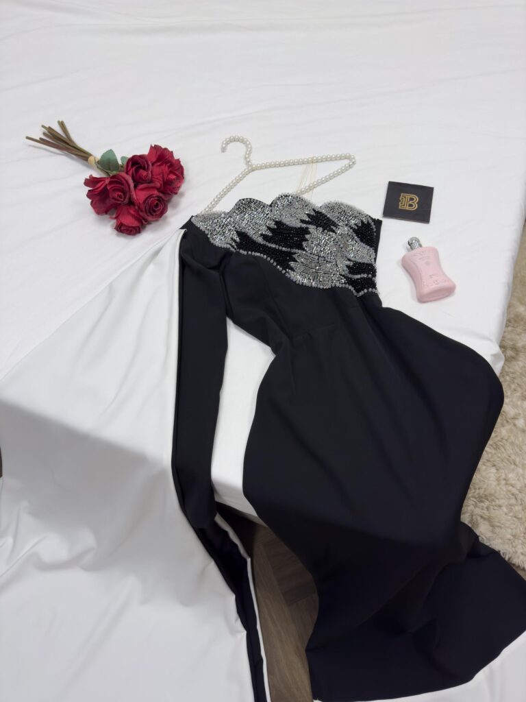⁦فستان سهرة لون اسود فخم⁩ - الصورة ⁦2⁩