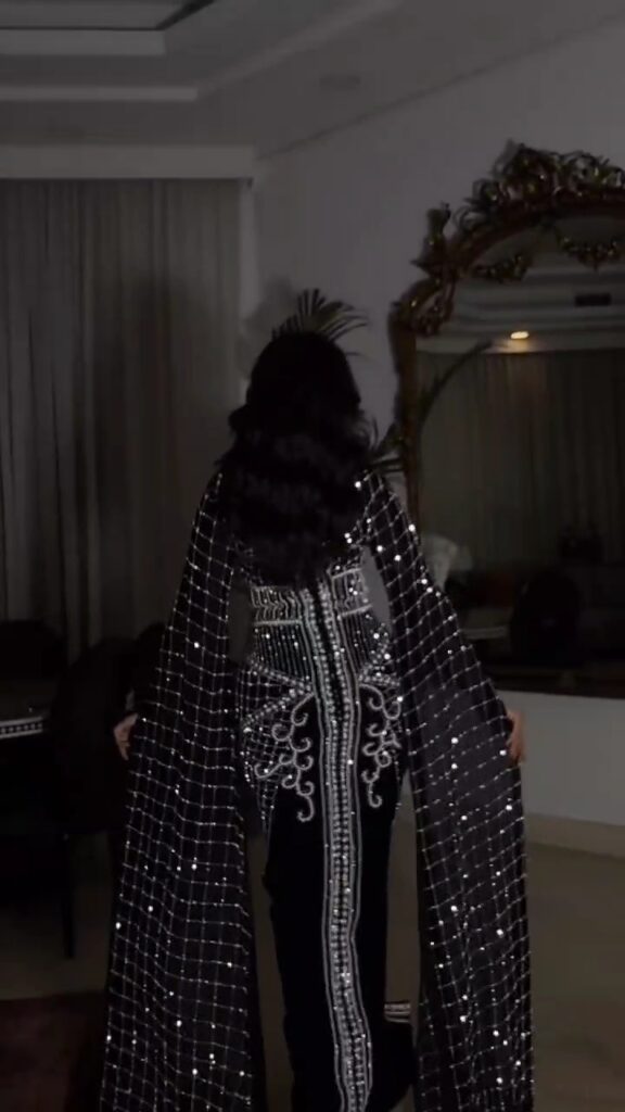 ⁦فساتين سهرة لون اسود جميل وأنيق⁩ - الصورة ⁦2⁩