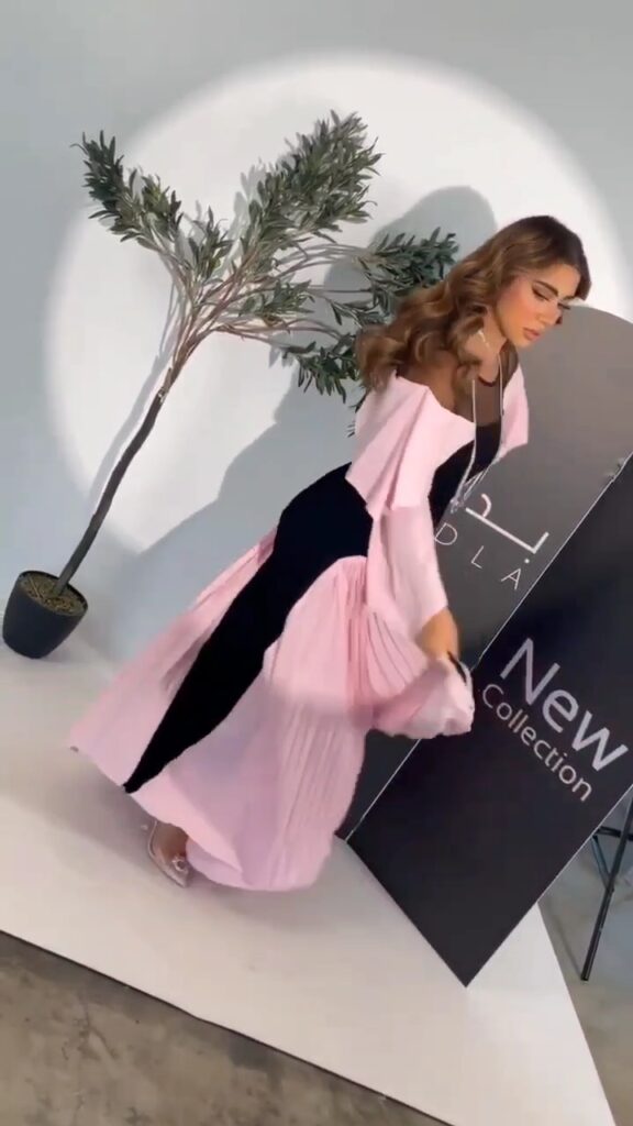 ⁦فستان سهرة كلوش⁩ - الصورة ⁦2⁩
