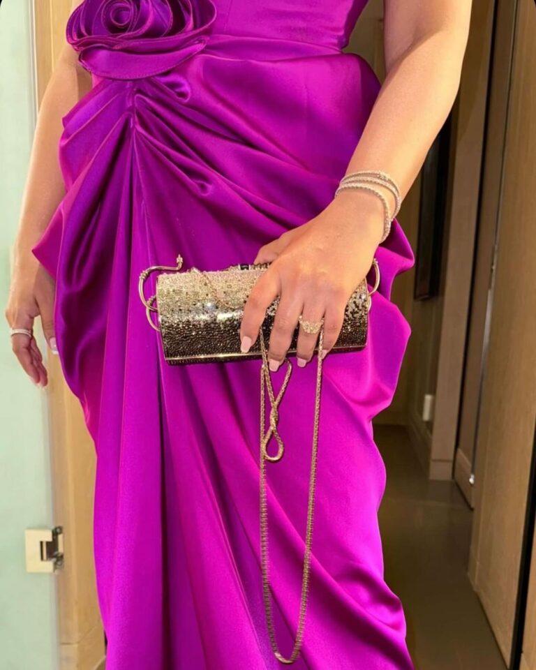 ⁦فستان سهرة لون فوشيا⁩ - الصورة ⁦3⁩