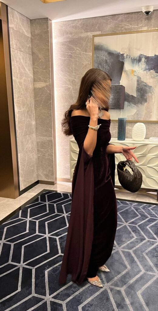 ⁦فستان سهرة مخمل⁩ - الصورة ⁦4⁩