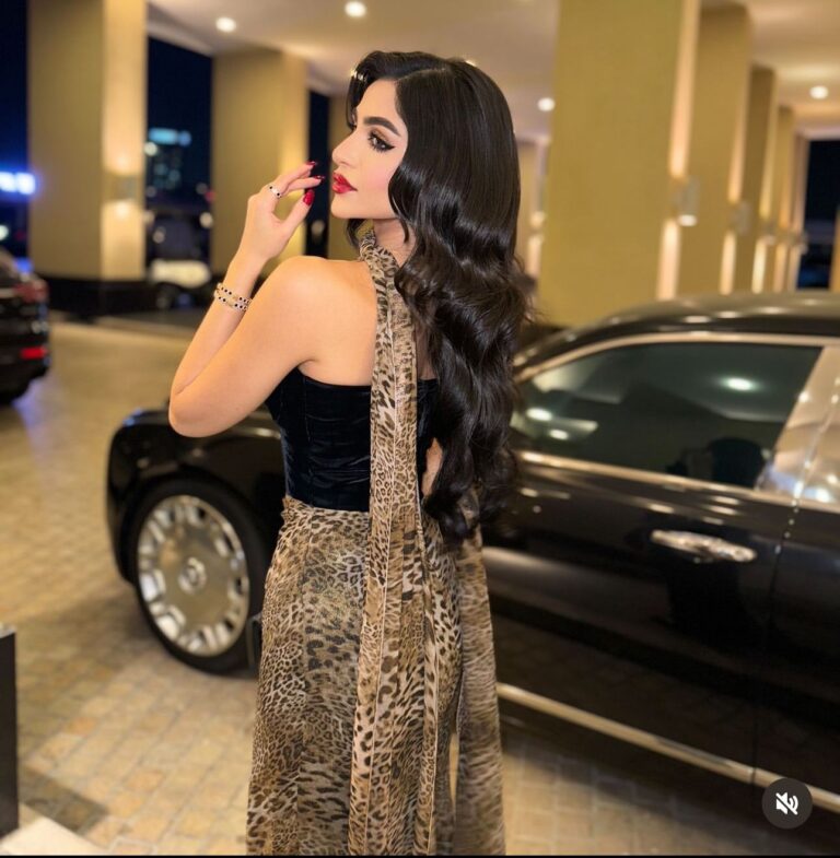 ⁦فستان مخمل مشجر⁩ - الصورة ⁦6⁩
