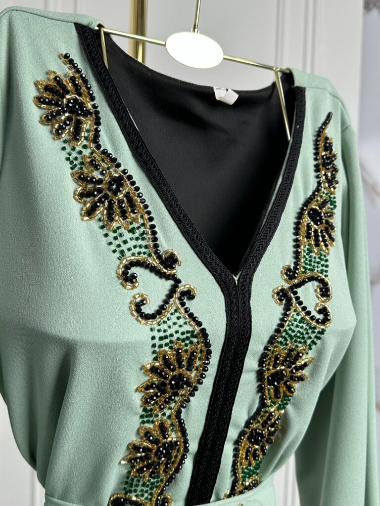 ⁦جلابية مطرزة⁩ - الصورة ⁦2⁩