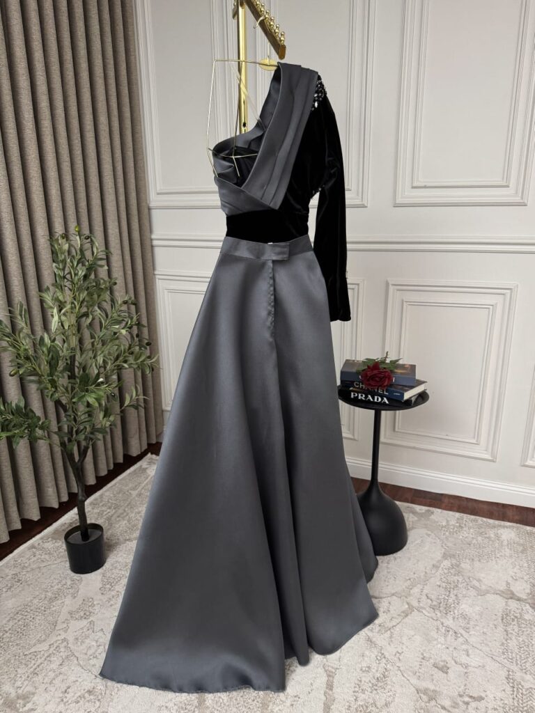 ⁦فستان سهرة شتوي فخم⁩ - الصورة ⁦3⁩