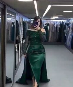 فستان اخضر بذيل طويل