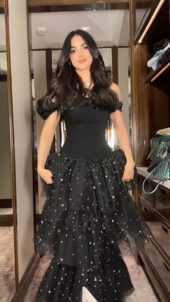 ⁦فستان سهرة اسود كرستال⁩ - الصورة ⁦5⁩