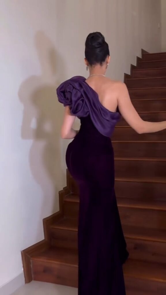 ⁦فساتين سهرة مخمل كوري⁩ - الصورة ⁦8⁩