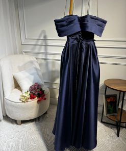 فستان سهرة بذيل طويل