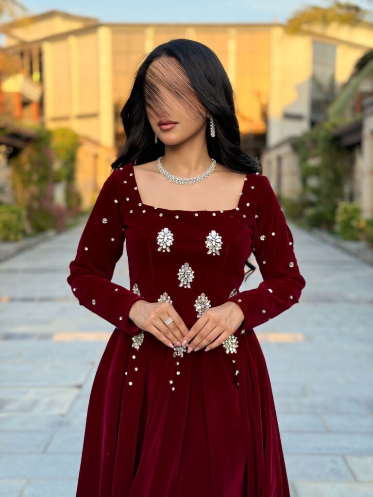 ⁦فستان سهرة جوخ شتوي⁩ - الصورة ⁦3⁩