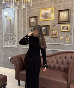 فستان سهرة مخمل لون بني