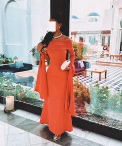فستان سهرة ب أكمام طويلة