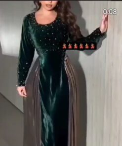 فساتين قطيفة