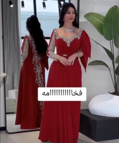 فساتين لون أحمر