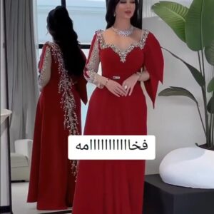 فساتين لون أحمر