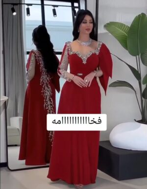 فساتين لون أحمر