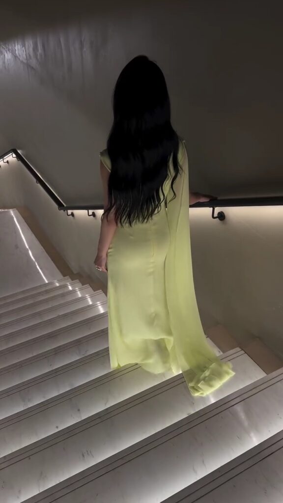 ⁦فستان سهرة لون أصفر⁩ - الصورة ⁦6⁩