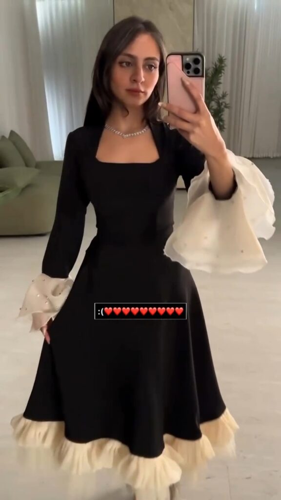 فساتين لون اسود