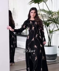 فستان أسود ب أكمام طويلة
