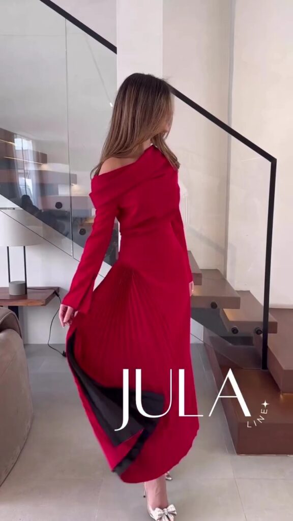 فساتين سهرة لون أحمر
