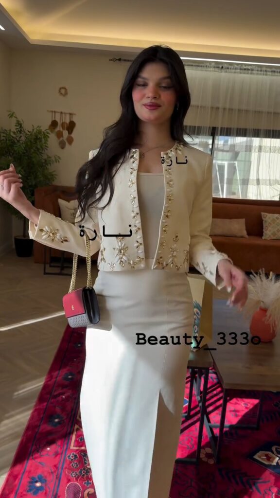 فستان سهرة لون أبيض
