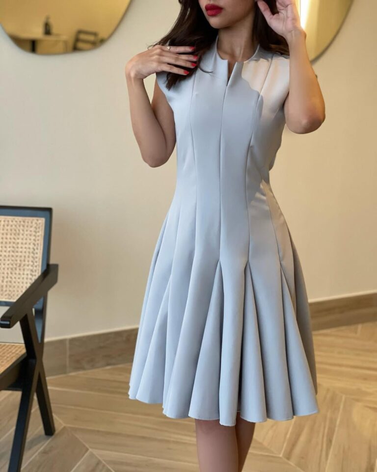 ⁦فستان سهرة قصير لون تيفاني⁩ - الصورة ⁦2⁩