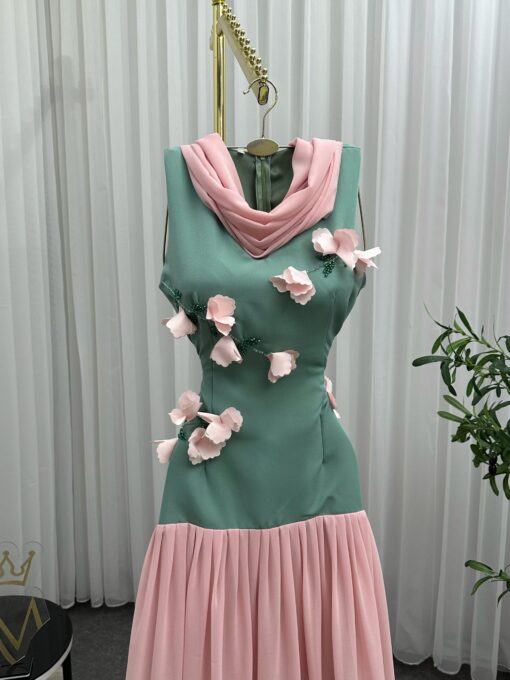 ⁦فستان سهرة بدون أكمام⁩ - الصورة ⁦4⁩