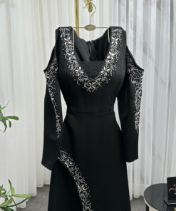 Alternative view of فساتين سهرة لون أسود طويلة