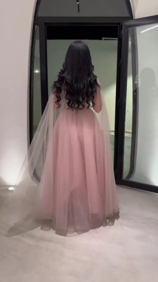 ⁦فستان سهرة فخم وانيق⁩ - الصورة ⁦3⁩