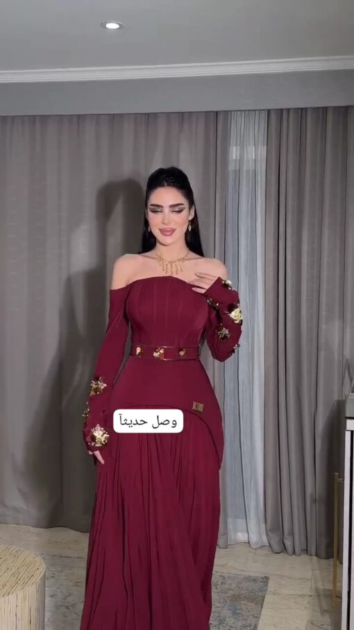 فستان سهرة فاخر ملكي وتفاصيل أنثوية جذابة