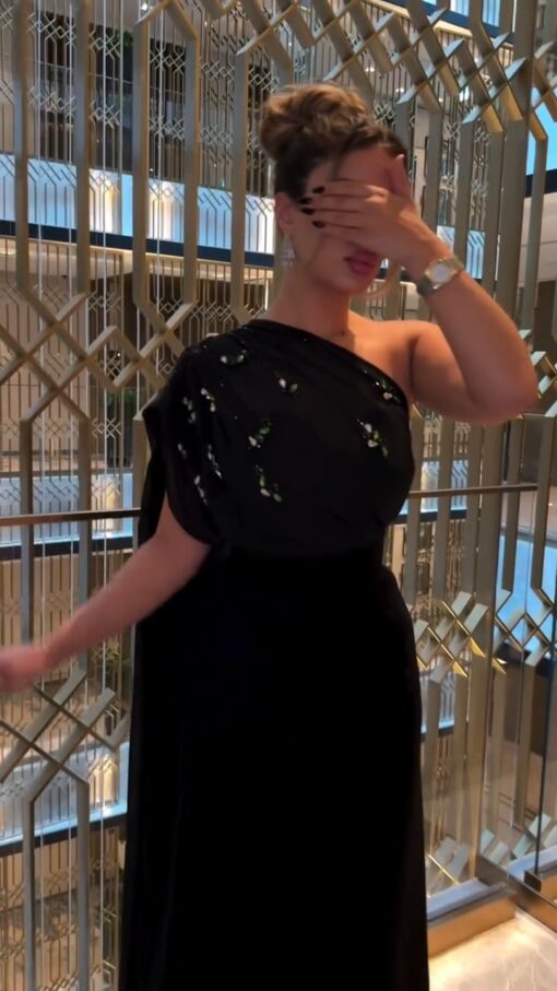 فستان سهرة لون أسود ناعم